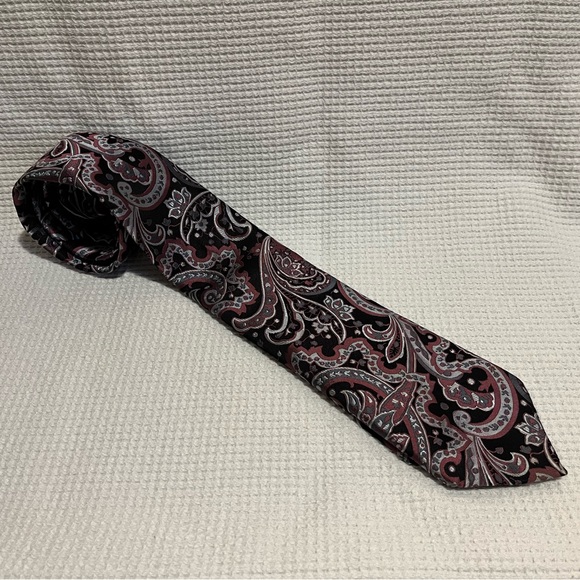 Express Tie - Mauve & Black Paisley - EUC - Picture 7 of 10